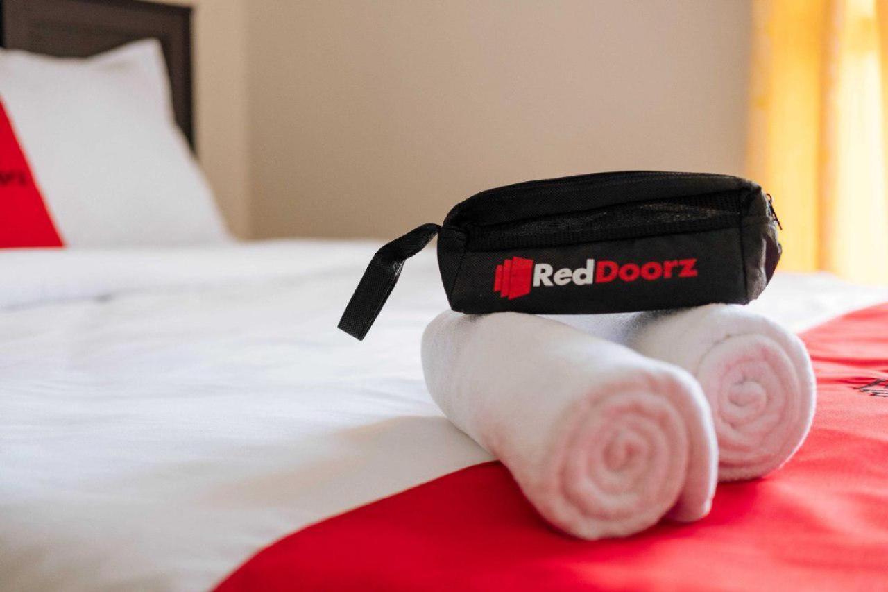 Reddoorz Syariah @ Bondowoso City Center Exterior foto
